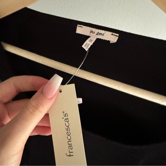 NWT Francesca’s Alexa Clip Dot Knit Top XS - Picture 4 of 5